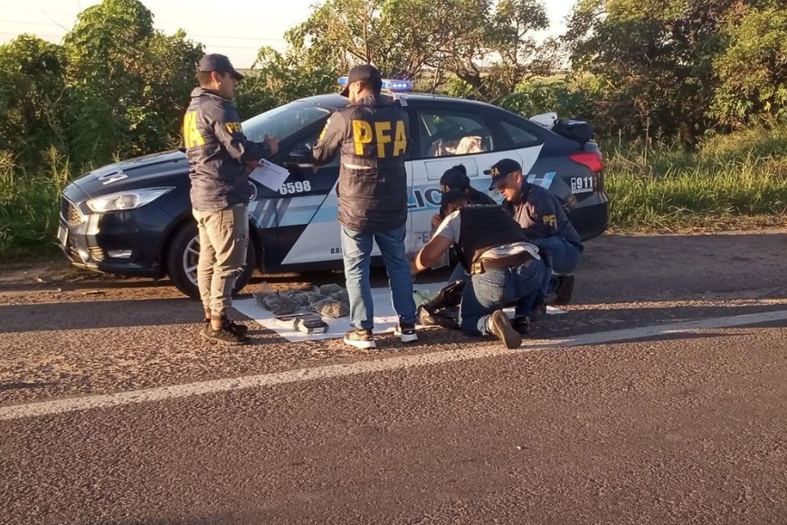 La pareja que iba a bordo del coche quedó a disposición de la Justicia Federal.