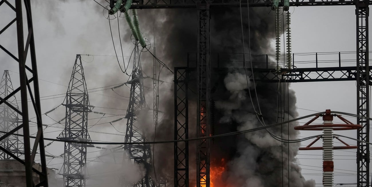 Confirman que la mayor central termoeléctrica del este de Ucrania fue destruida durante un ataque ruso