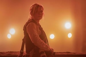 Kirsten Dunst protagoniza la película de Alex Garland, sobre un Estados Unidos sumido en un enfrentamiento fratricida. Foto: A24