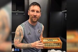 Lionel Messi y las bolitas provenientes de San Jorge. 