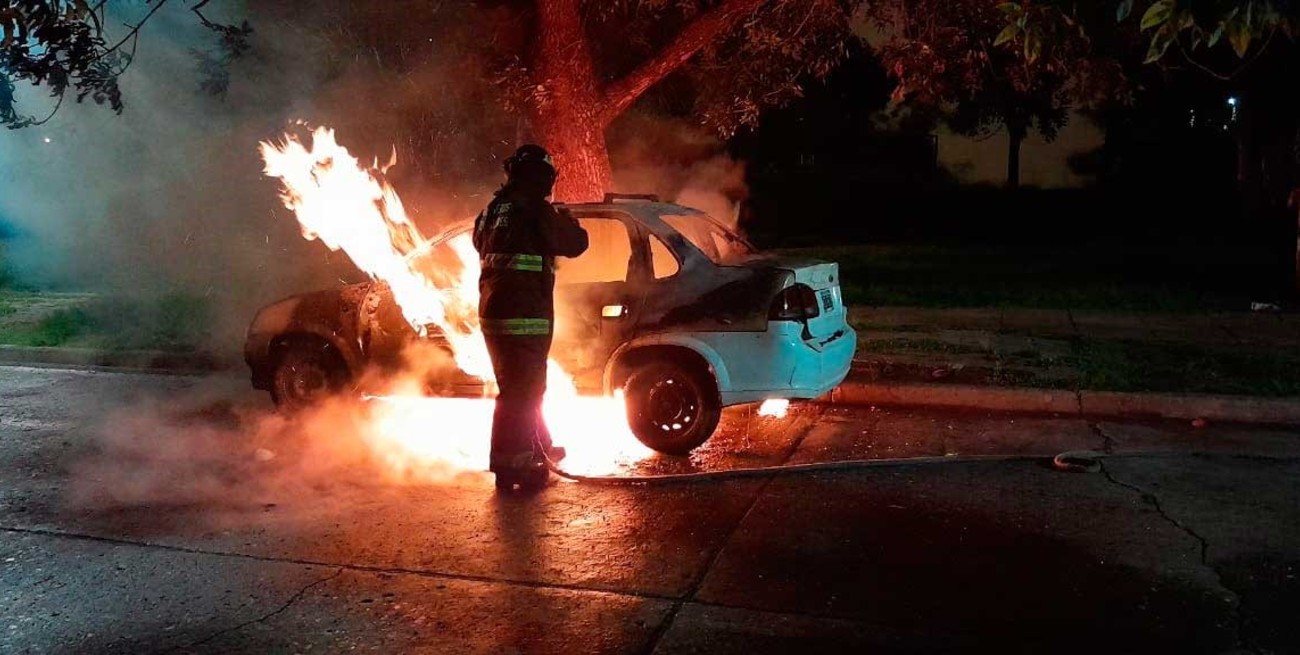 Incendio de tres vehículos y una vivienda en las últimas 24 horas en Santa Fe