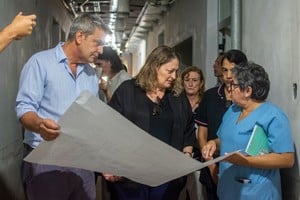 La ministra Ciancio recorrió los trabajos. Cuando estén finalizados, la red de salud pública sumará más de 50 camas. Crédito: Gentileza
