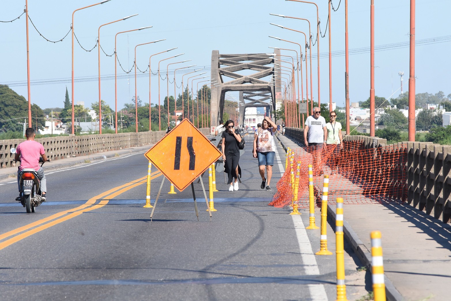 El viernes Santo 29 de abril quedó en el historia por tener que cerrar la importante vía de comunicación entre Santa Fe y Santo Tomé. 