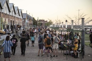 Las propuestas comenzaron el pasado jueves 28 de marzo, con el ciclo Once y CEC, una iniciativa conjunta entre Galpón 11 y el Centro de Expresiones Contemporáneas, con espacios lúdicos, experiencias interactivas, música, peña e intervenciones de arte impreso, por el que transitaron más de 15 mil personas durante las cuatro jornadas.
Foto: Gentileza