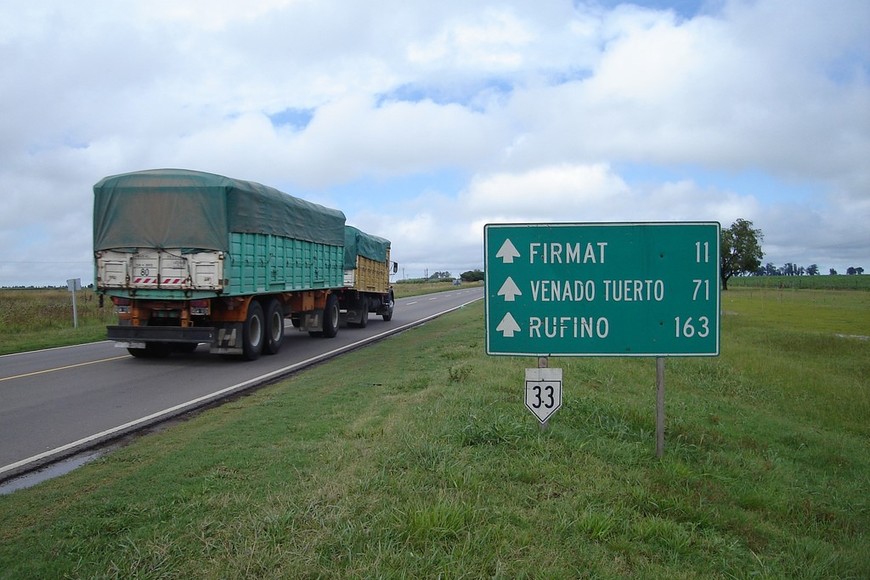 "¡Seis presidentes prometieron la autopista de la ruta 33! Ninguno cumplió", manifestó Chiarella.