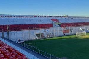 La tribuna principal de la cancha de Morón lleva el nombre de Machado Ramos