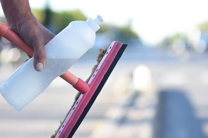 Los limpiavidrios podrían quedar sujetos, también, al área que se defina para el Estacionamiento Social.