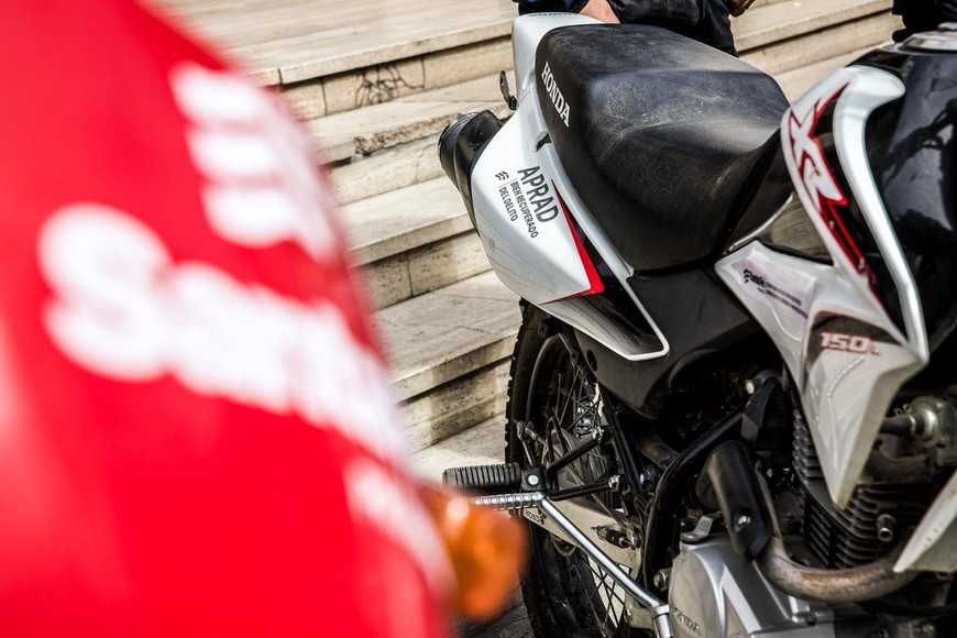 Provincia cedió a la Municipalidad de Santa Fe 4 motos recuperadas al delito. Crédito: Gobierno de Santa Fe