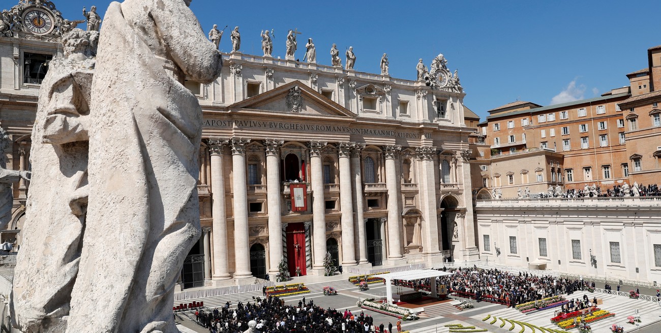 "Dignitas infinita": El Vaticano se opone a los cambios de sexo y a la teoría de género