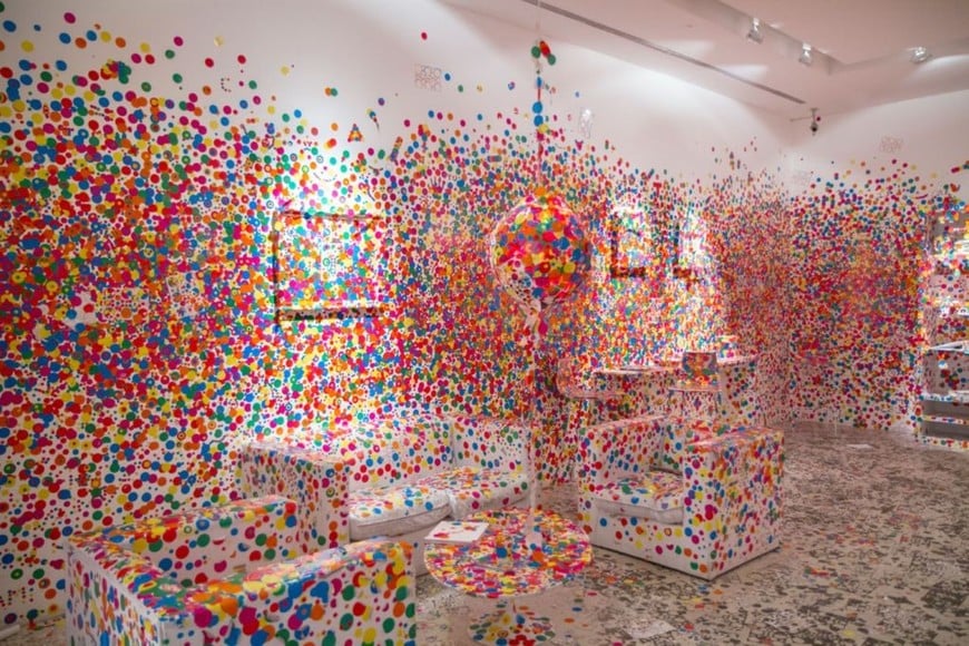 Yayoi Kusama: una de sus “Infinity Rooms”, montada en 2013 para su retrospectiva en el Malba de Buenos Aires, “Obsesión infinita”.