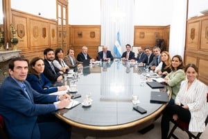 Un grupo de diputados de la UCR estuvieron con Posse y Francos en el Ministerio del Interior.