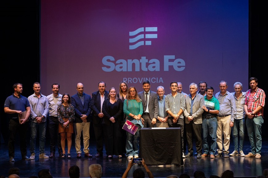 Se formalizaron convenios de asistencia técnico-financiera con cada uno de los municipios y comunas de la provincia. Crédito: Gobierno de Santa Fe