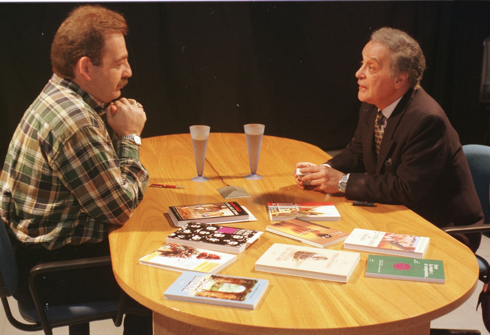 Roberto Schneider junto a Alberto Migre.