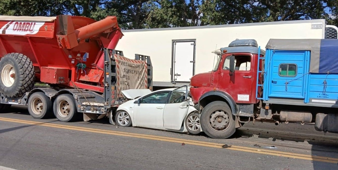 Casilda: un automovilista quedó aplastado entre dos camiones