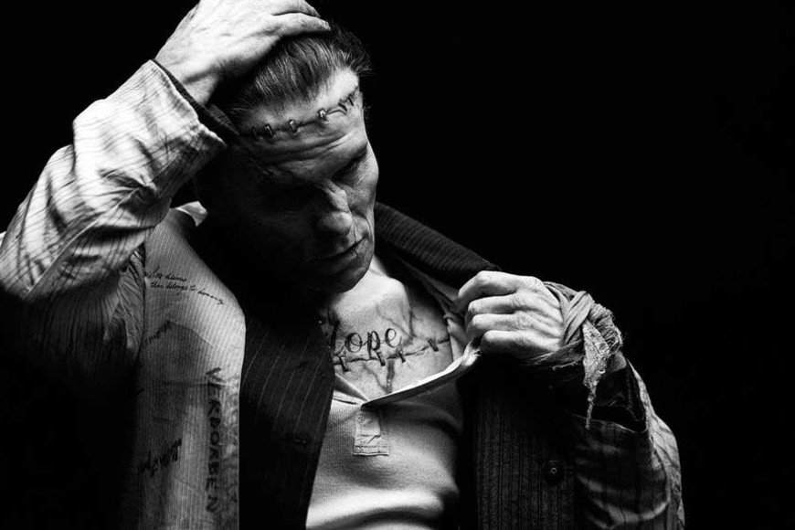 La primera foto de Frankenstein en la piel de Bale.