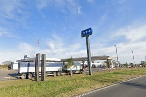 Estaciones de servicio ubicadas a la vera de la autopista Santa Fe – Rosario