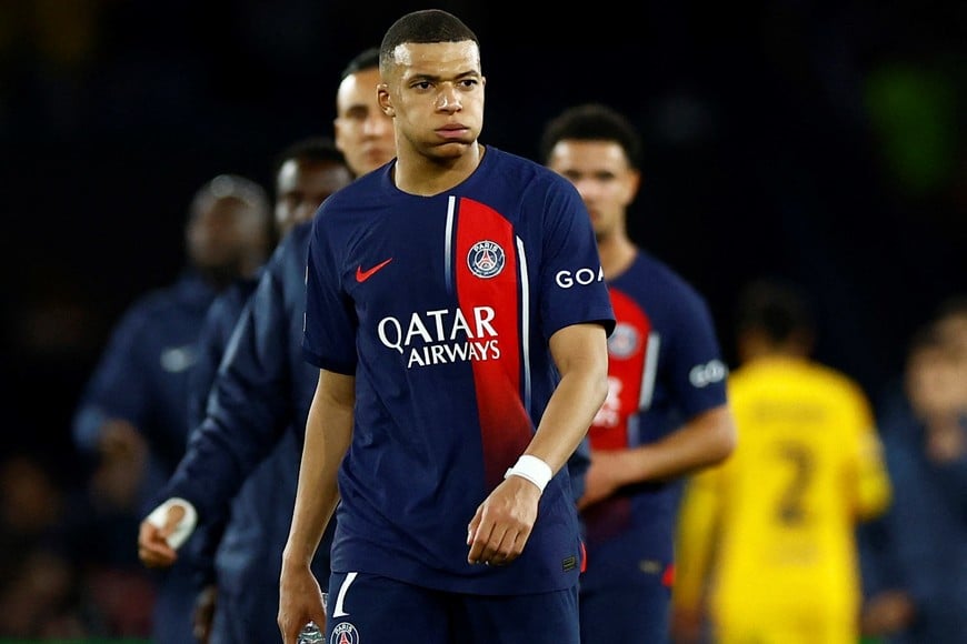 Soccer Football - Champions League - Quarter Final - First Leg - Paris St Germain v FC Barcelona - Parc des Princes, Paris, France - April 10, 2024
Paris St Germain's Kylian Mbappe looks dejected after the match REUTERS/Sarah Meyssonnier