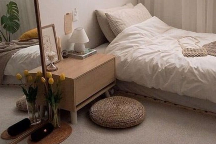 Tener un dormitorio pequeño no implica que no podamos agregarle nuestro "toque".