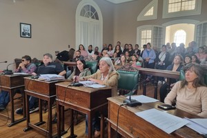 El Concejo Municipal de Casilda se hizo eco en torno a la polémica por la destitución de Diego Gismondi como representante del Estado en el Concejo Asesor del Hospital San Carlos.