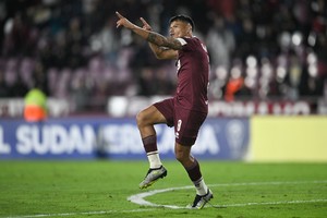 Walter Bou festeja el segundo gol de Lanús ante Deportivo Garcilaso. Crédito: Conmebol