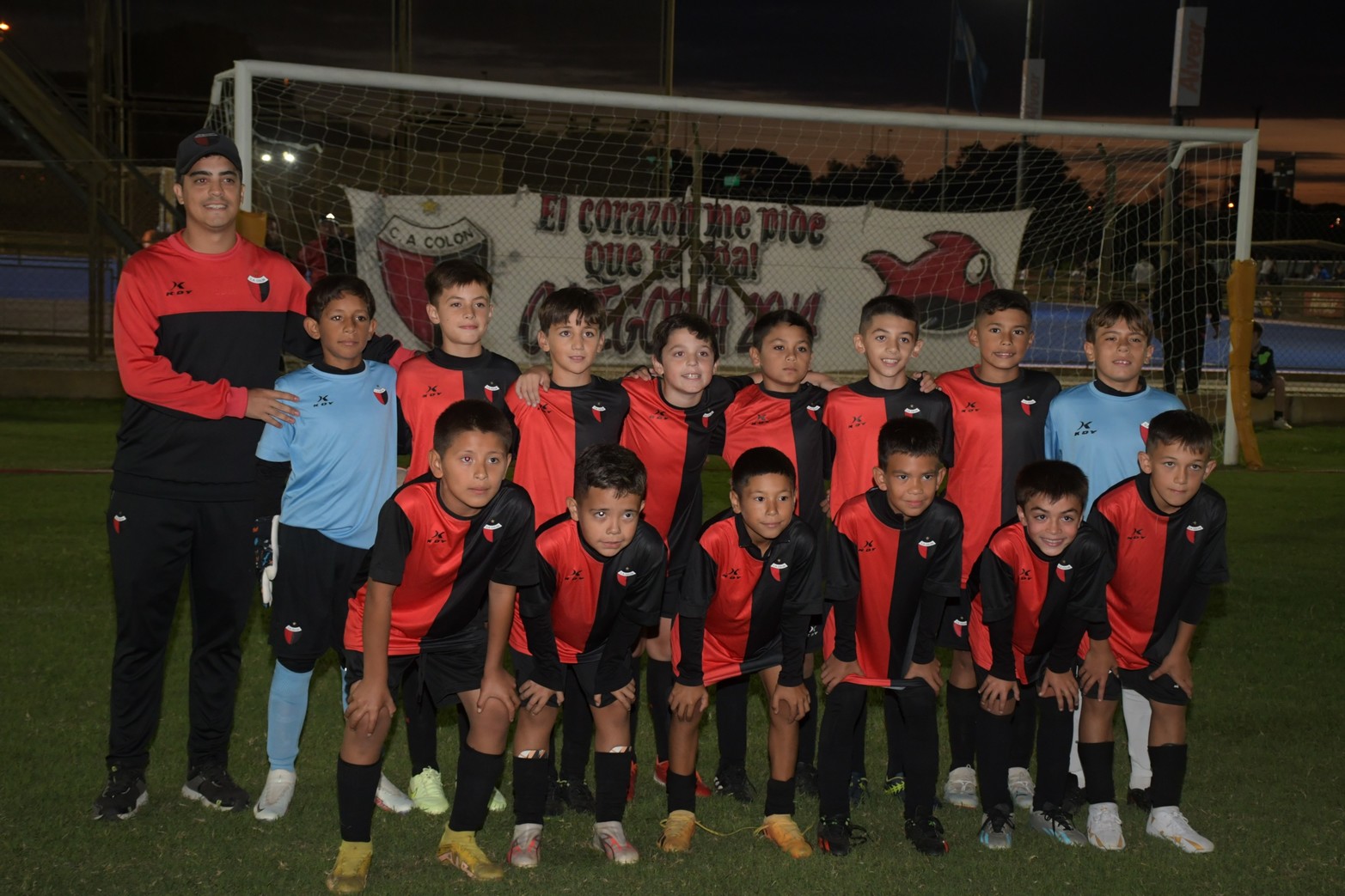 Torneo de fútbol infantil tiburoncito en el Club El Quila ya definió quienes pasan a la semifinal. 