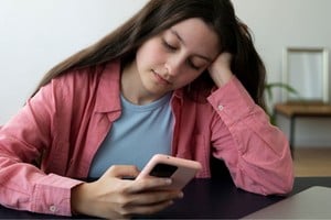 Existen formas de acompañar a los jóvenes para superar desafíos y recuperar su bienestar emocional.