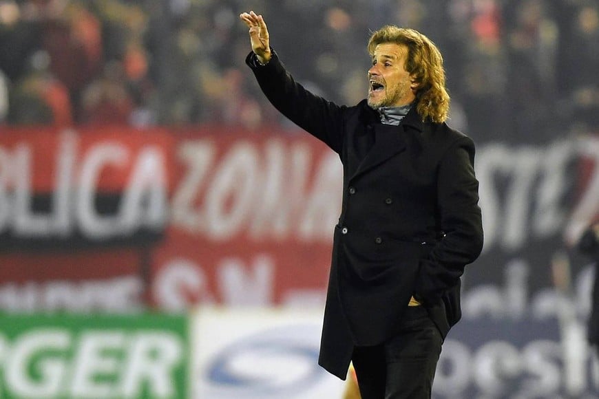 Se va. El Gallego Insúa ya no dirigirá a San Lorenzo después de la derrota en Ecuador ante Independiente del Valle por la Copa Libertadores y la mala campaña en el torneo de la Copa de la Liga.