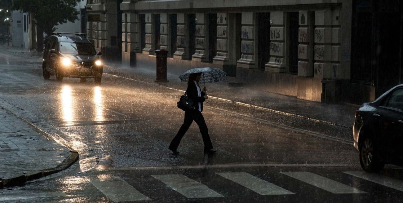 Rosario: alerta amarilla por lluvias intensas para el sábado y madrugada de este domingo