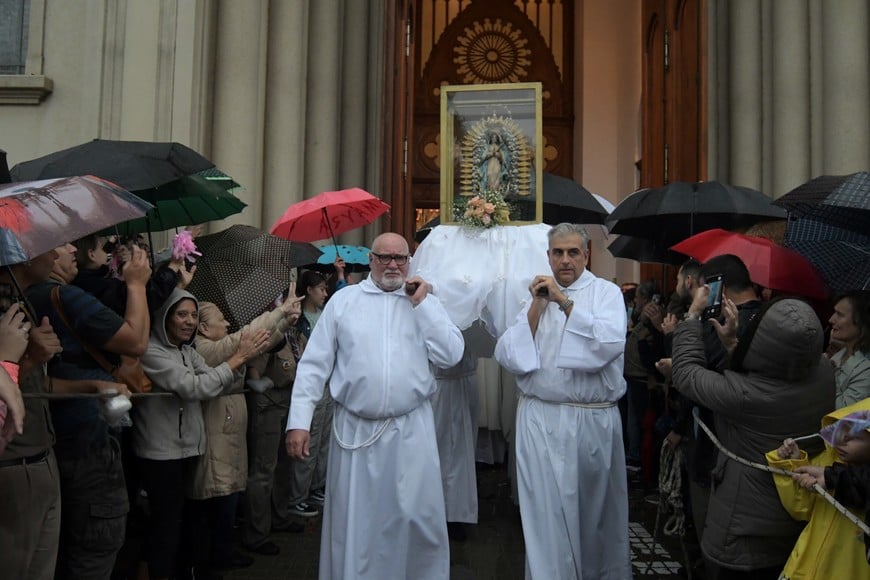 Virgen de Guadalupe: multitudinaria peregrinación bajo la lluvia