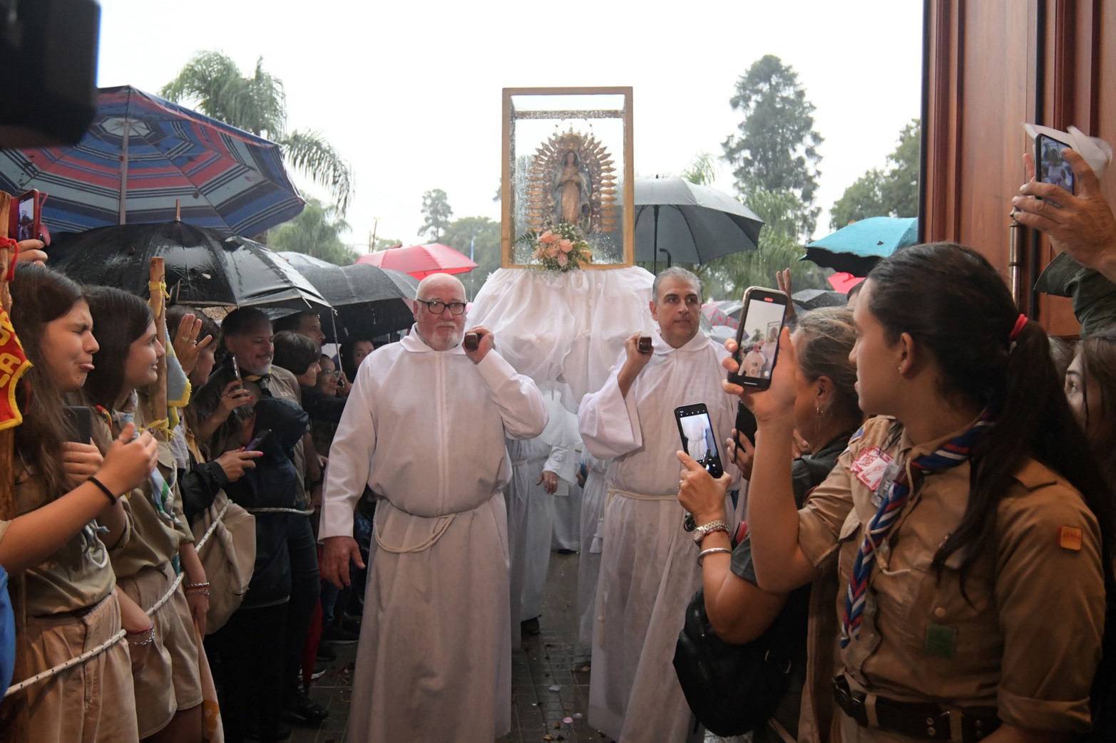 Ingreso de la Virgen a la Basílica