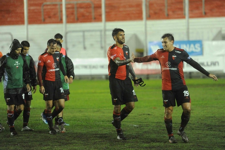 Colón venció Deportivo Morón por 2 a 0