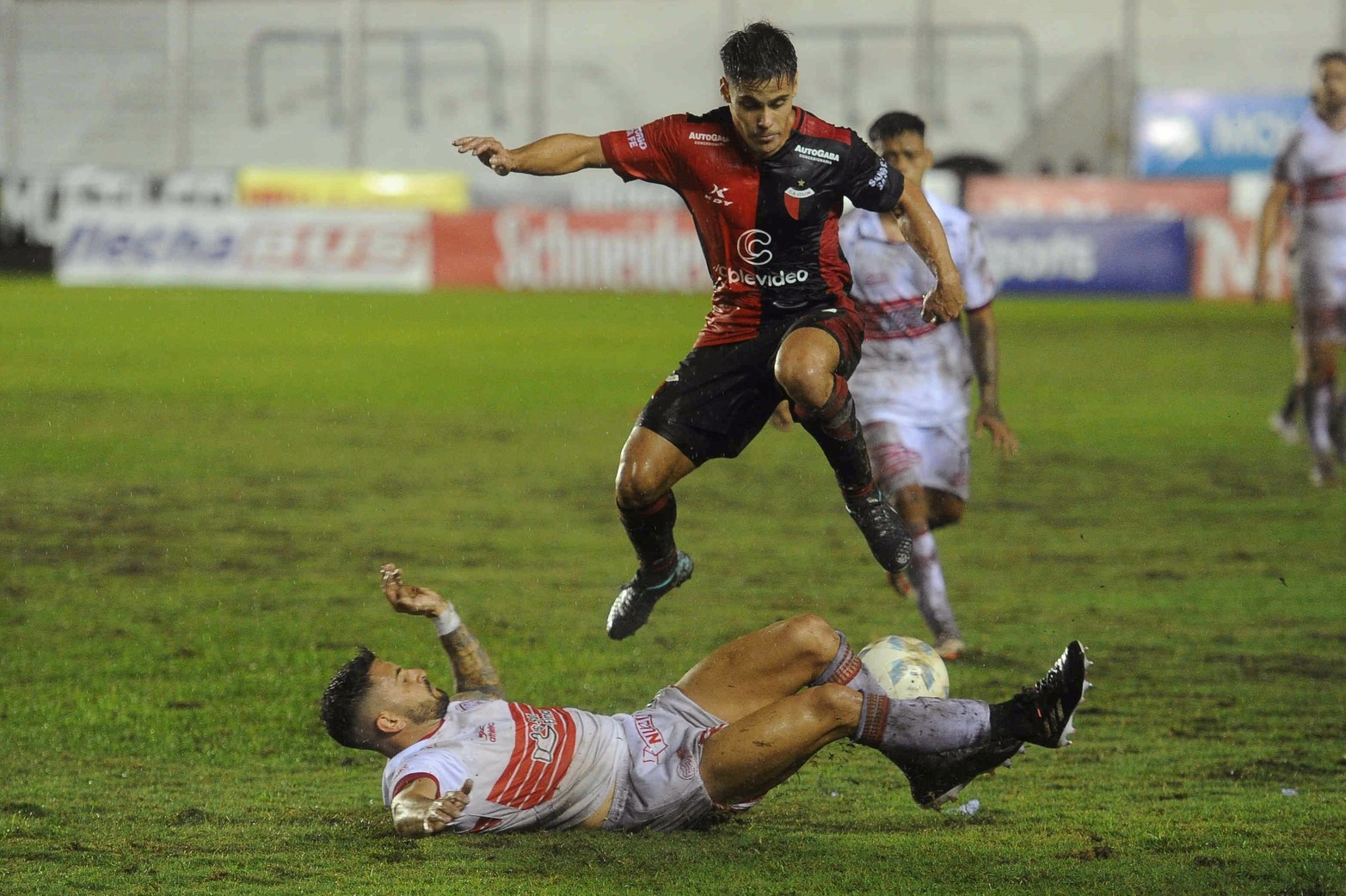Nicolás Talpone, el corre camino del medio campo. Sigue siendo clave junto a Prediguer.