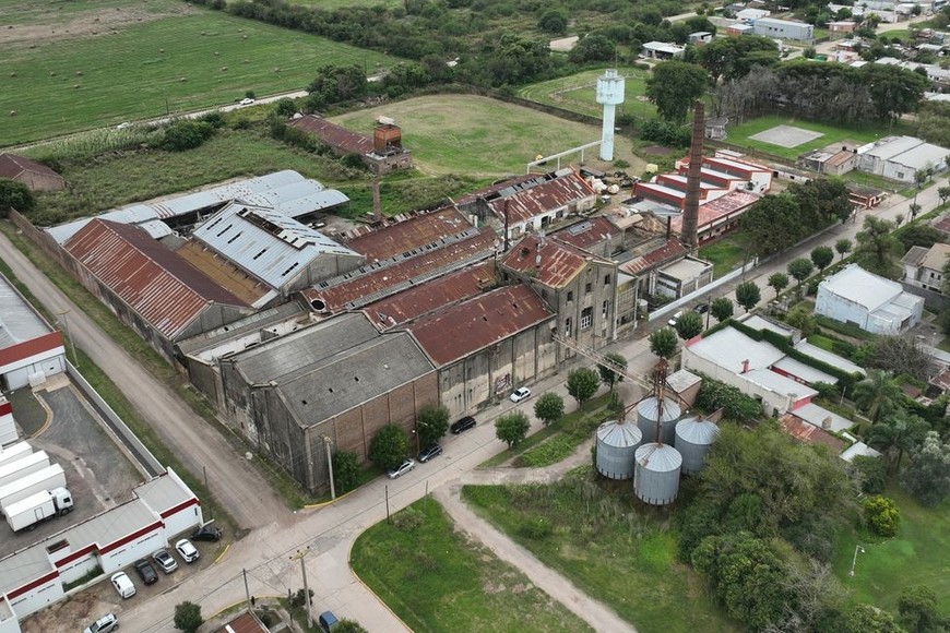 Tras un acuerdo concretado este lunes entre la empresa INTERCITY S.A.S. y la comuna de San Carlos Sud, la recuperación de los terrenos de la emblemática Cervecería San Carlos, están un paso más cerca de concretarse.