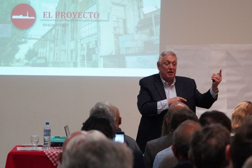 Tras un acuerdo concretado este lunes entre la empresa INTERCITY S.A.S. y la comuna de San Carlos Sud, la recuperación de los terrenos de la emblemática Cervecería San Carlos, están un paso más cerca de concretarse.