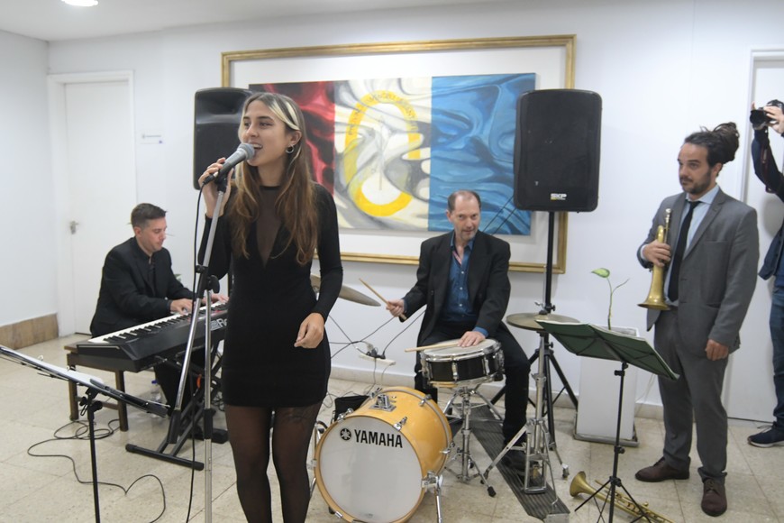 “La Brava Jazz Quarter” se lució amenizando la “avant premiere”.
