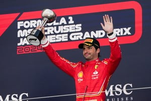 Carlos Sainz es el único piloto que en los últimos 21 Grandes Premios de Fórmula 1 pudo batir a Max Verstappen y Red Bull. Xinhua