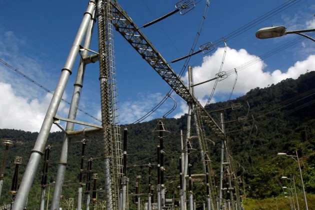 Grave situación en Ecuador: dos días sin trabajar por una grave crisis de energía

