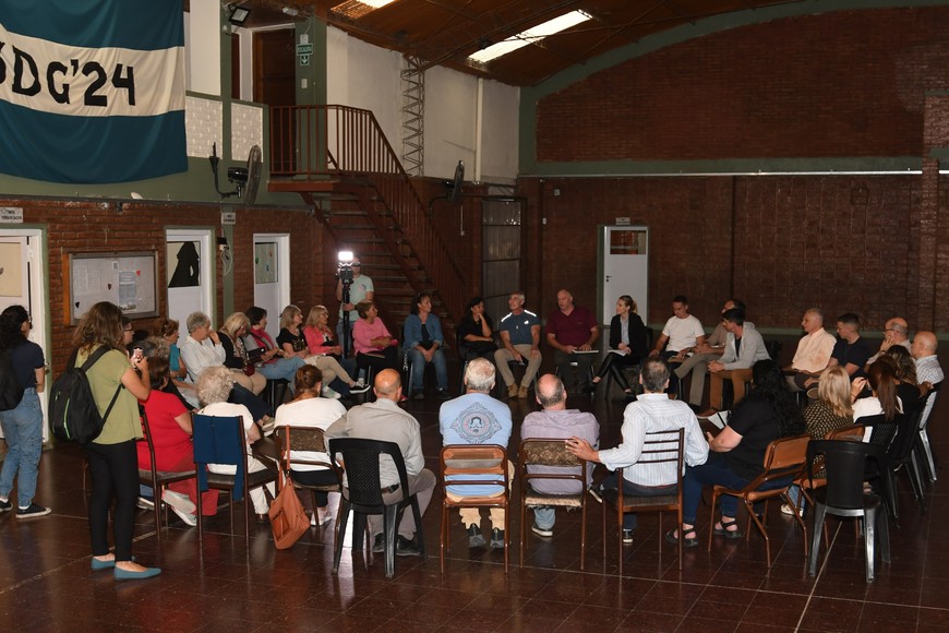 La reunión fue llevada a cabo en la Escuela Nuestra Señora de Guadalupe. Crédito: Manuel Fabatía
