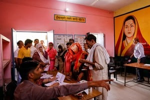 Sala de votación en Muzaffarnagar en el estado de Uttar Pradesh, India, este viernes 19. Crédito: Anushree Fadnavis/Reuters
