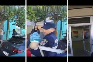 Un grupo de policías auxilió a un nene de 2 años