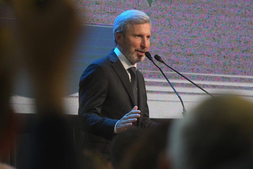 "Lo prometimos durante la campaña, la reforma política no es solamente para el sector político, es un beneficio para todos los entrerrianos y en menos de un año de gestión ya es Ley", destacó Frigerio luego de la aprobación.