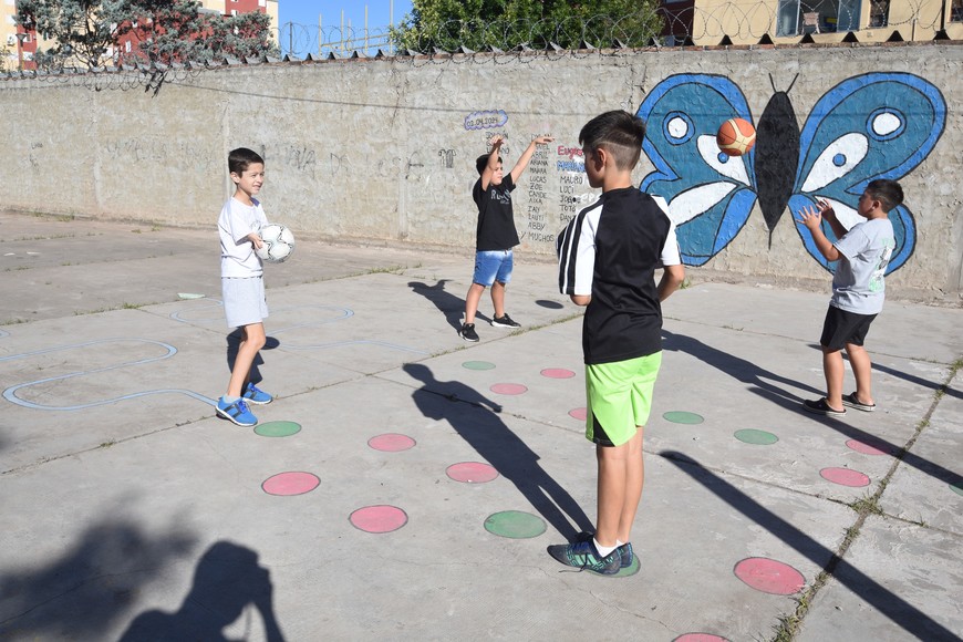 La plazoleta queda en el medio de una manzana, entre los monoblocks de Las Flores.  Crédito: Luis Cetraro