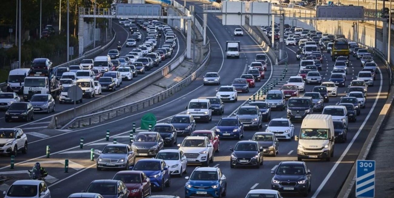 Alemania analiza prohibir el uso de vehículos los fines de semana por la contaminación