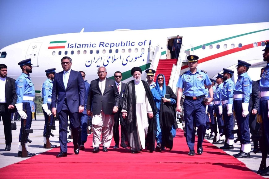 Iranian President Ebrahim Raisi arrives on a three-day official visit in Islamabad, Pakistan April 22, 2024. Press Information Department (PID)/Handout via REUTERS ATTENTION EDITORS - THIS PICTURE WAS PROVIDED BY A THIRD PARTY. BEST QUALITY AVAILABLE