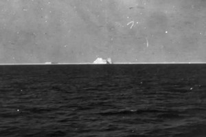 La foto tomada desde el SS Carpathia es la imagen más difundida del iceberg hasta el momento, pero otros documentos postulan otros posibles “culpables” del naufragio.