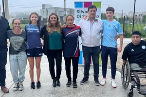 Homenajear a los deportistas para reconocer su esfuerzo y su constancia.