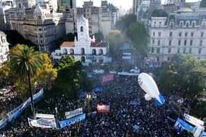 A drone picture shows Argentine university students, unions and social groups gathering in front of Casa Rosada government house to protest against President Javier Milei's "chainsaw" cuts on public education, in Buenos Aires, Argentina, April 23, 2024. REUTERS/Agustin Marcarian