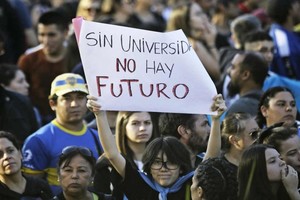 La amplia y masiva convocatoria del 23 de abril, con multitudinarias y pacíficas movilizaciones en toda la Argentina, fue un mensaje fuerte, alto y claro para el gobierno de Javier Milei. Objetivamente: su primera derrota política.