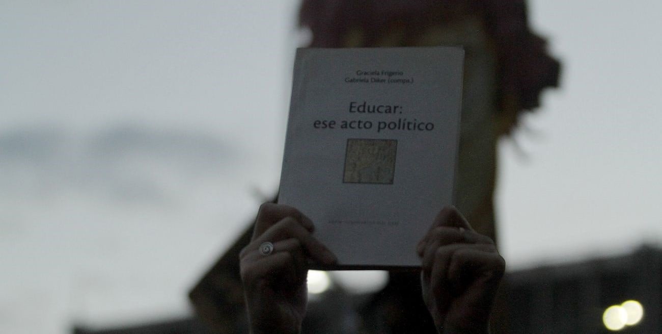 Marcha en defensa de la educación: la voz de los manifestantes en Rosario