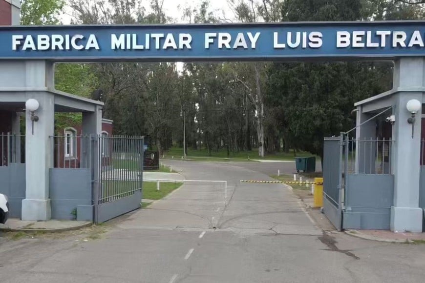 Se declaró la Fábrica Militar "Fray Luis Beltrán" como Zona Militar.
